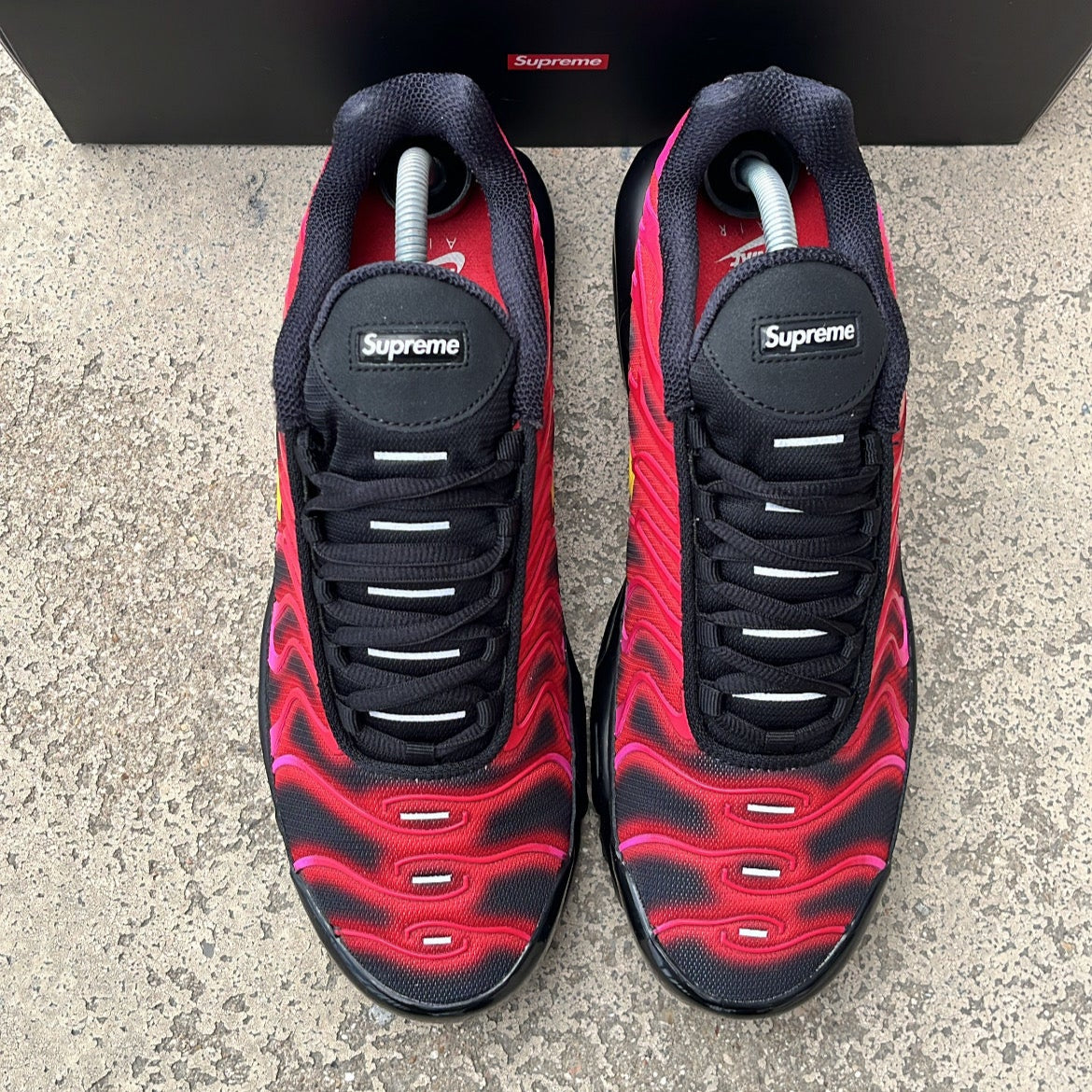 Tn Supreme Red - EU42.5 / US9 / UK8