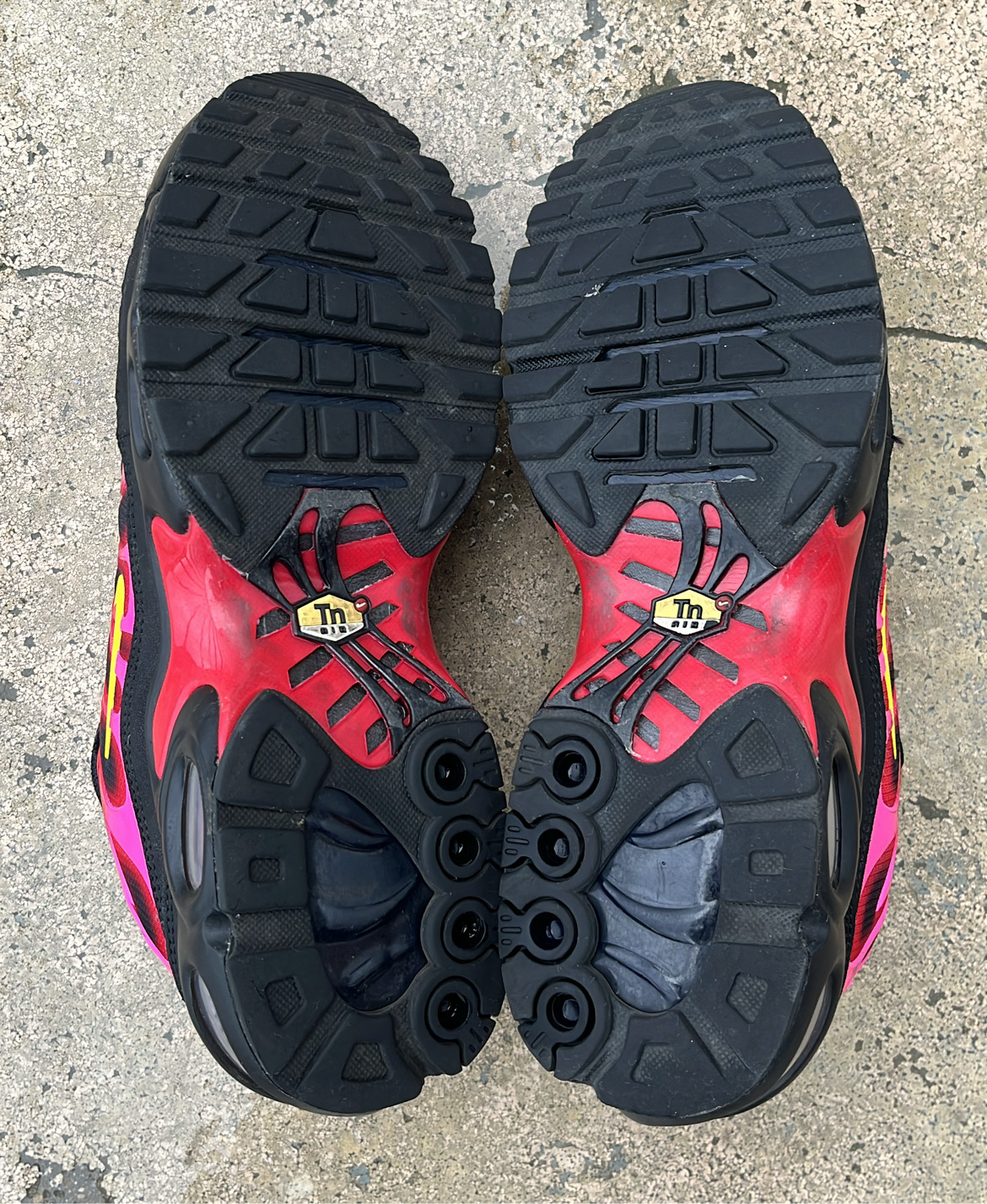 Tn Supreme Red - EU43 / US9.5 / UK8.5