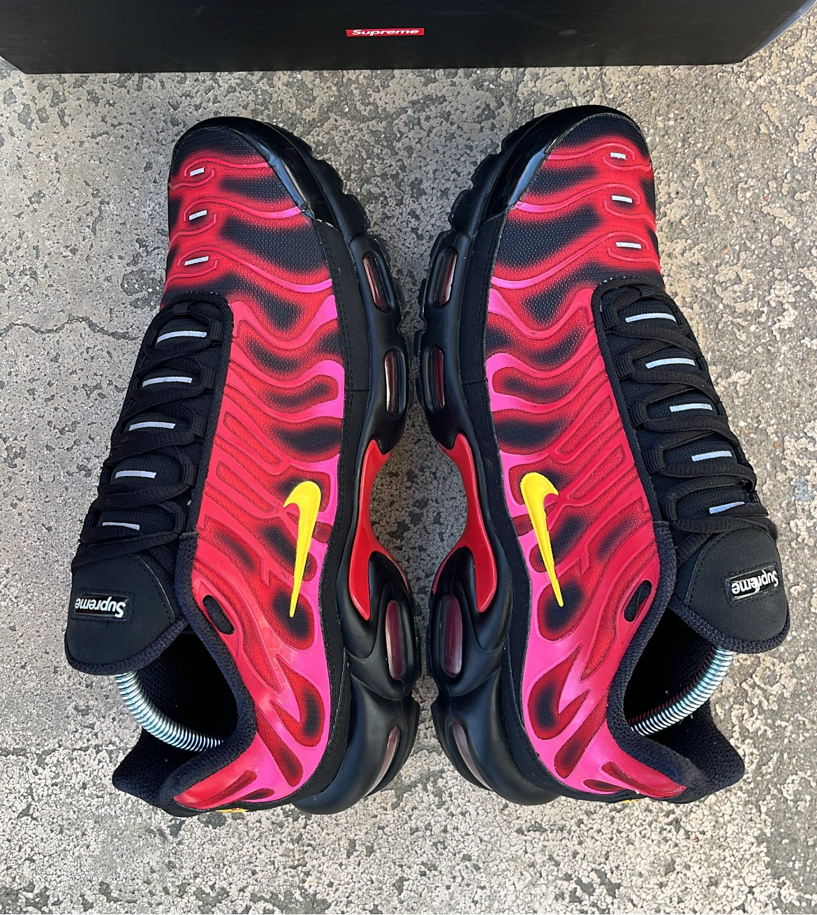 Tn Supreme Red - EU44 / US10 / UK9