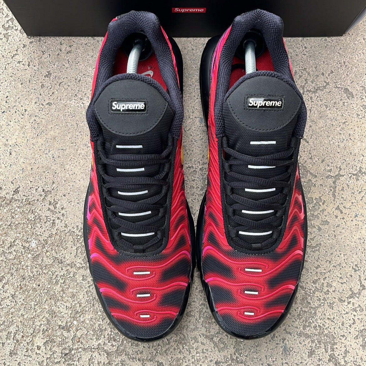 Tn Supreme Red - EU44.5 / US10.5 / UK9.5