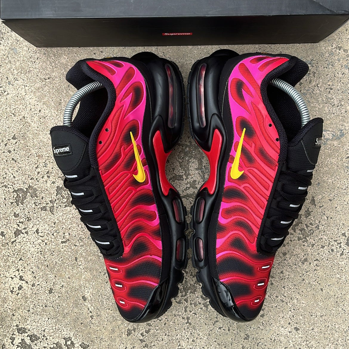 Tn Supreme Red - EU42.5 / US9 / UK8