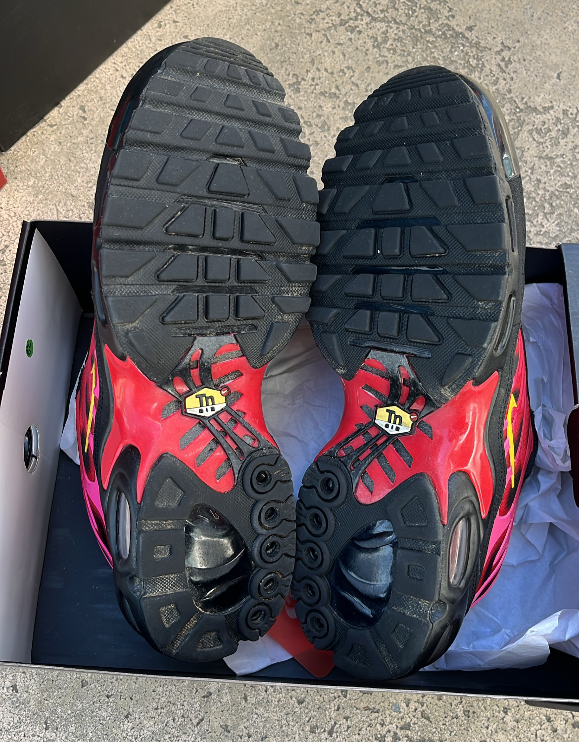 Tn Supreme Red - EU44 / US10 / UK9
