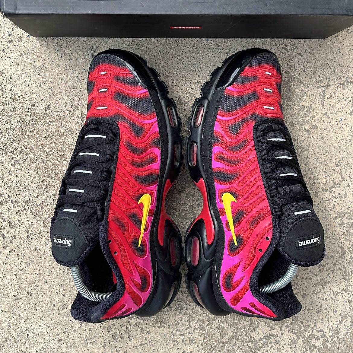 Tn Supreme Red - EU42.5 / US9 / UK8