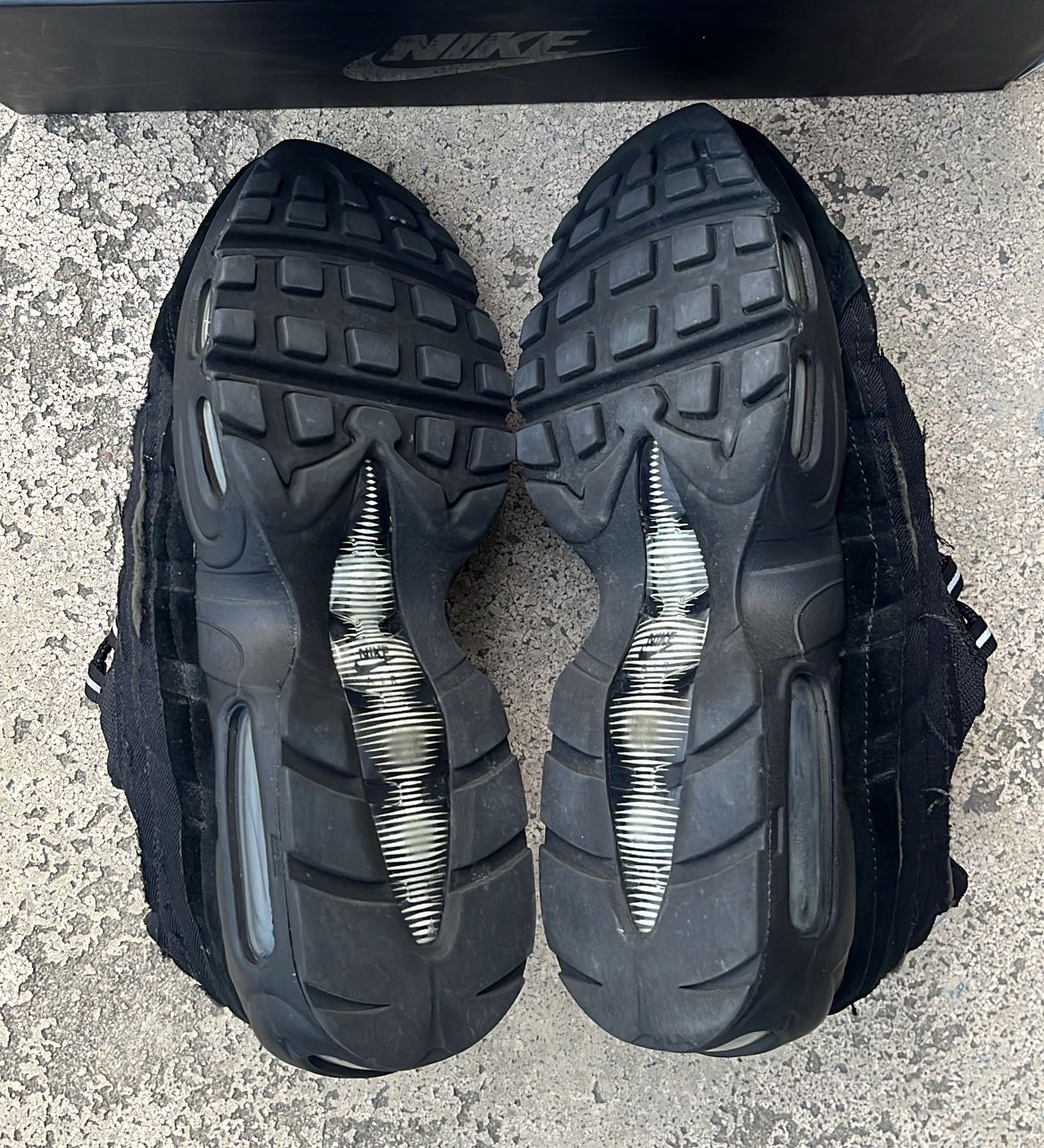 Air Max 95 CDG Black - EU42.5 / US9 / UK8