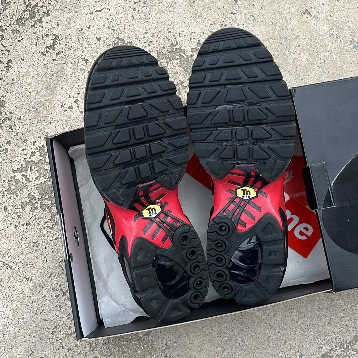 Tn Supreme Red - EU44.5 / US10.5 / UK9.5