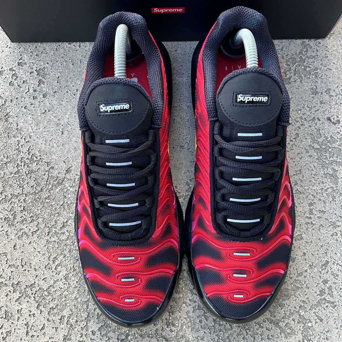 Tn Supreme Red - EU40 / US7 / UK6