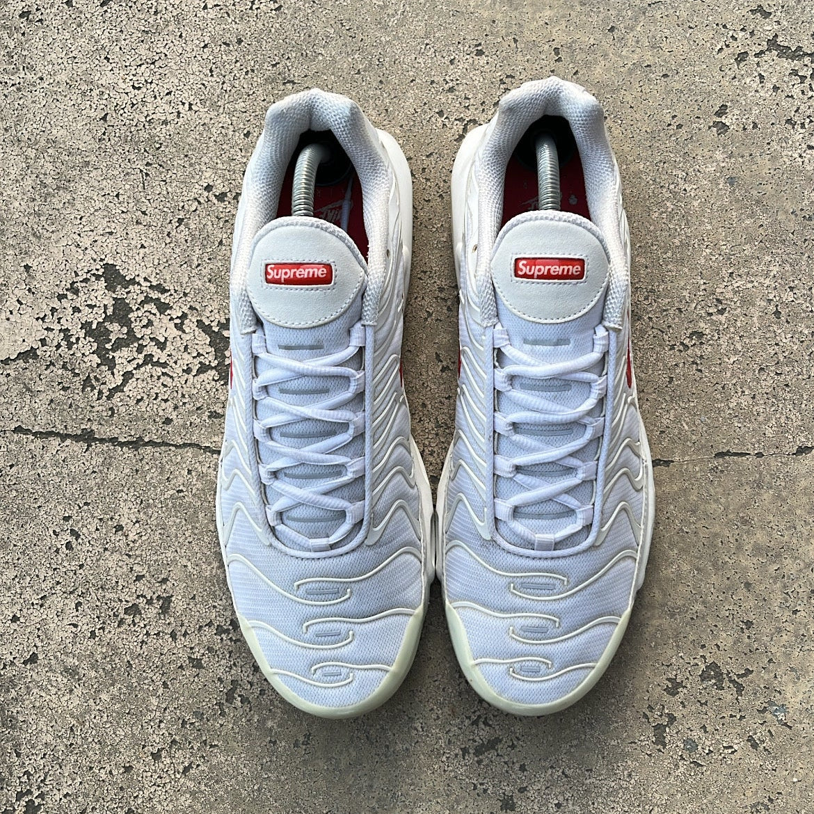 Tn Supreme White - EU42.5 / US9 / UK8