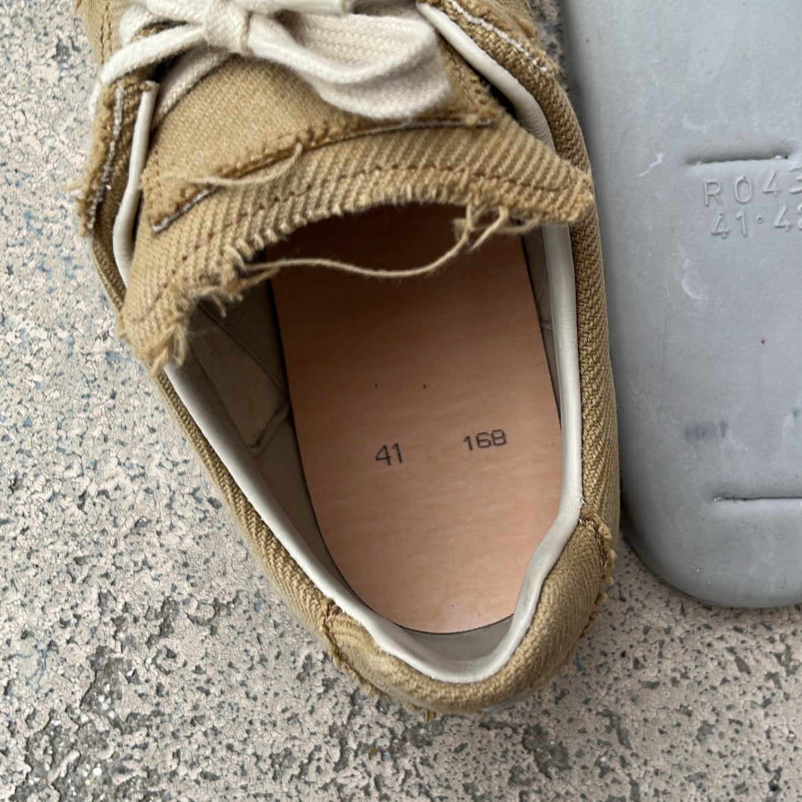Maison Margiela GAT Canvas Beige - EU41 / US8 / UK7