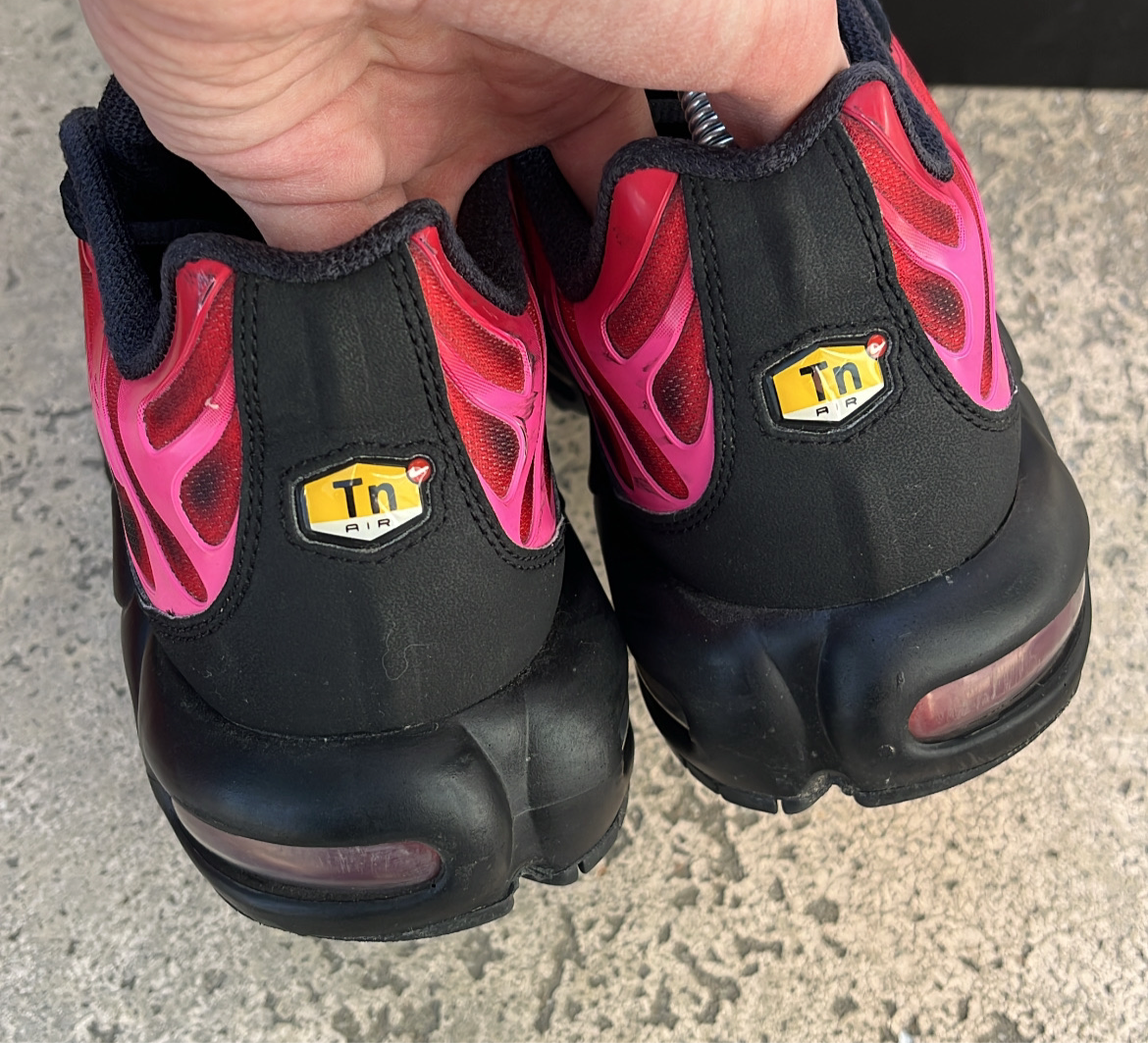 Tn Supreme Red - EU44 / US10 / UK9