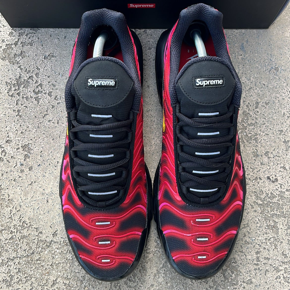 Tn Supreme Red - EU44 / US10 / UK9