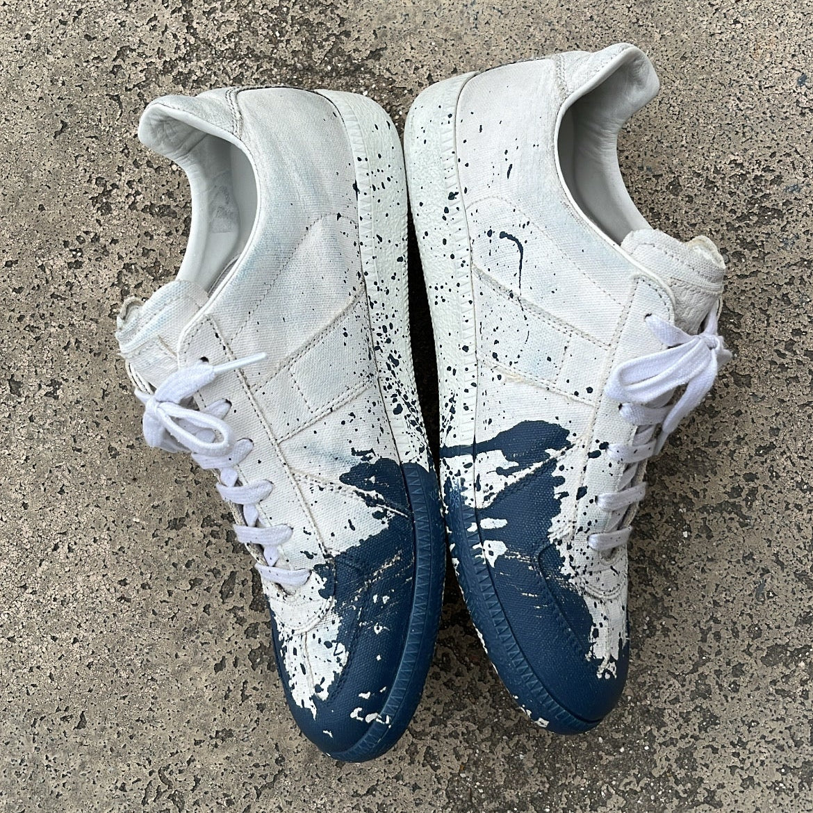 Maison Margiela GAT Paint Splatter Oil Blue - EU41 / US8 / UK7
