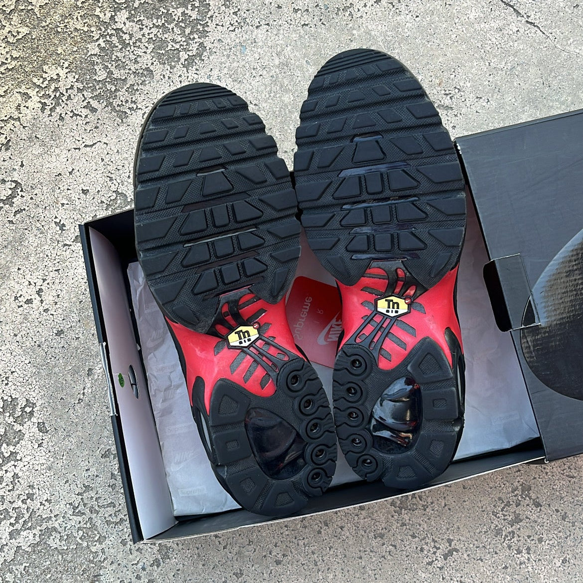 Tn Supreme Red - EU44 / US10 / UK9