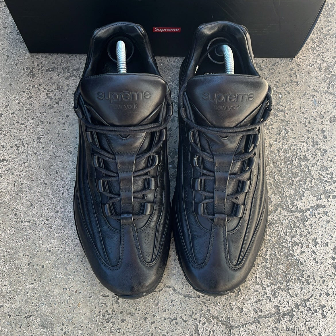 Air Max 95 Supreme Black - EU42.5 / US9 / UK8 – Likma.Store