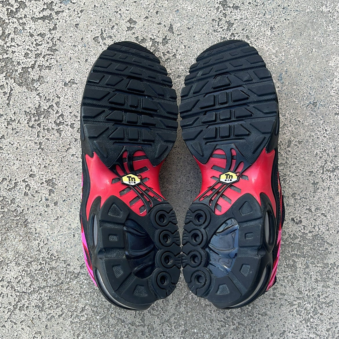Tn Supreme Red - EU42.5 / US9 / UK8
