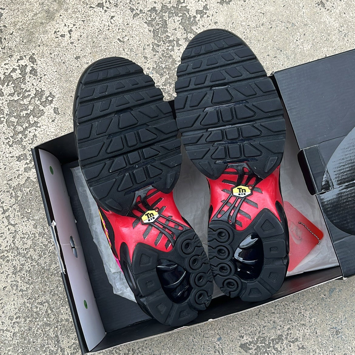 Tn Supreme Red - EU42.5 / US9 / UK8