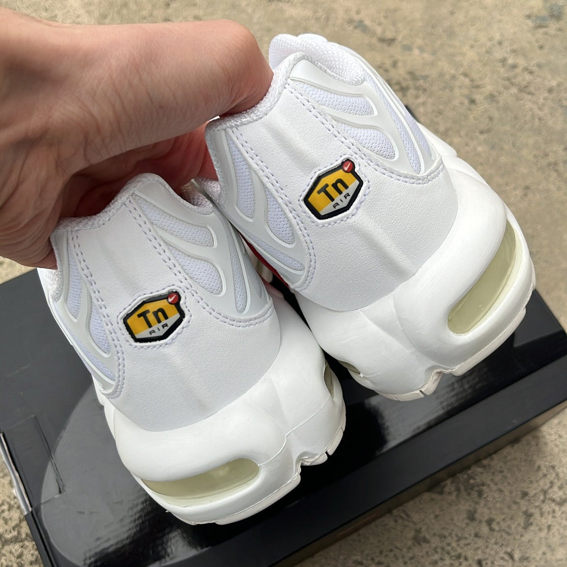 Tn Supreme White - EU44 / US10 / UK9