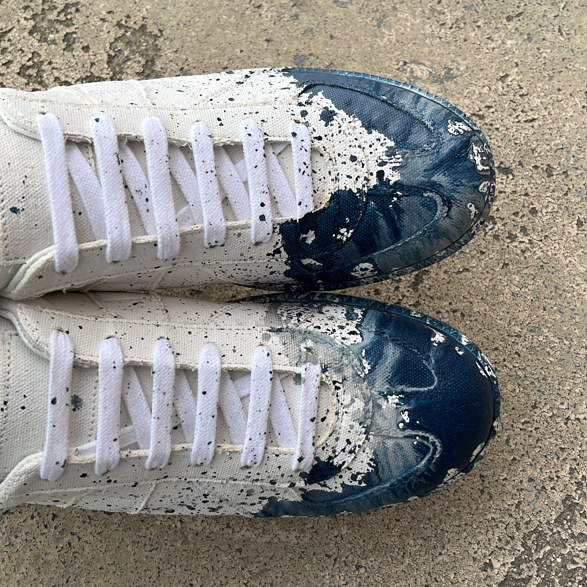 Maison Margiela GAT Paint Splatter Oil Blue - EU41 / US8 / UK7