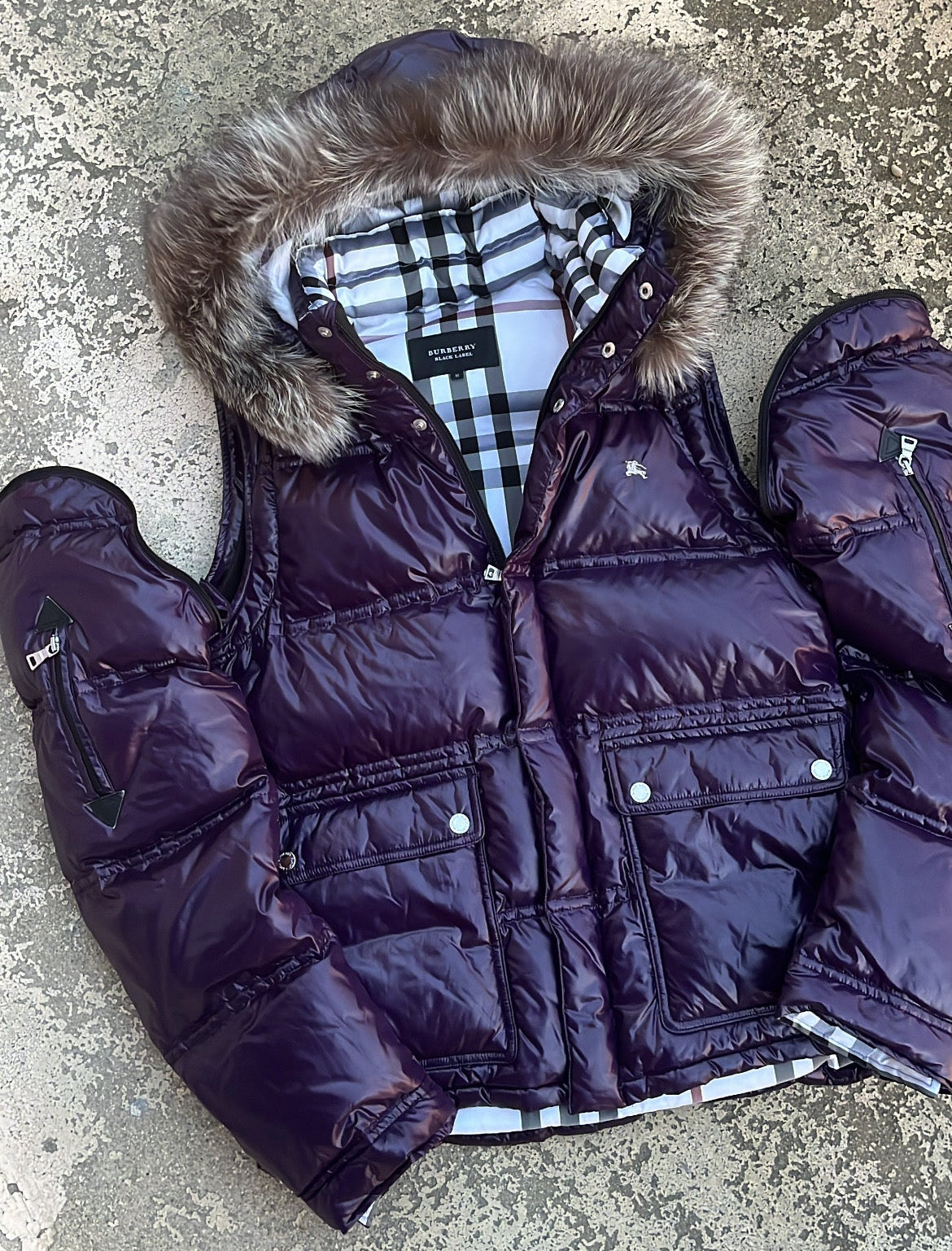 BURBERRY BLACK LABEL ファー付 ジャケット M Burberry Black Label Glossy Purple Jacket - M - Real Silver Fox