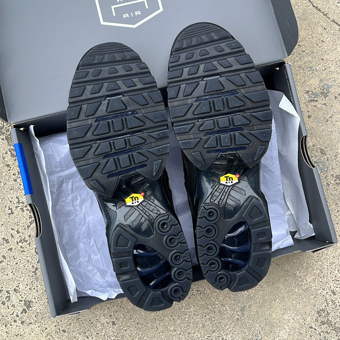 TN A Cold Wall Black - EU46 / US12 / UK11