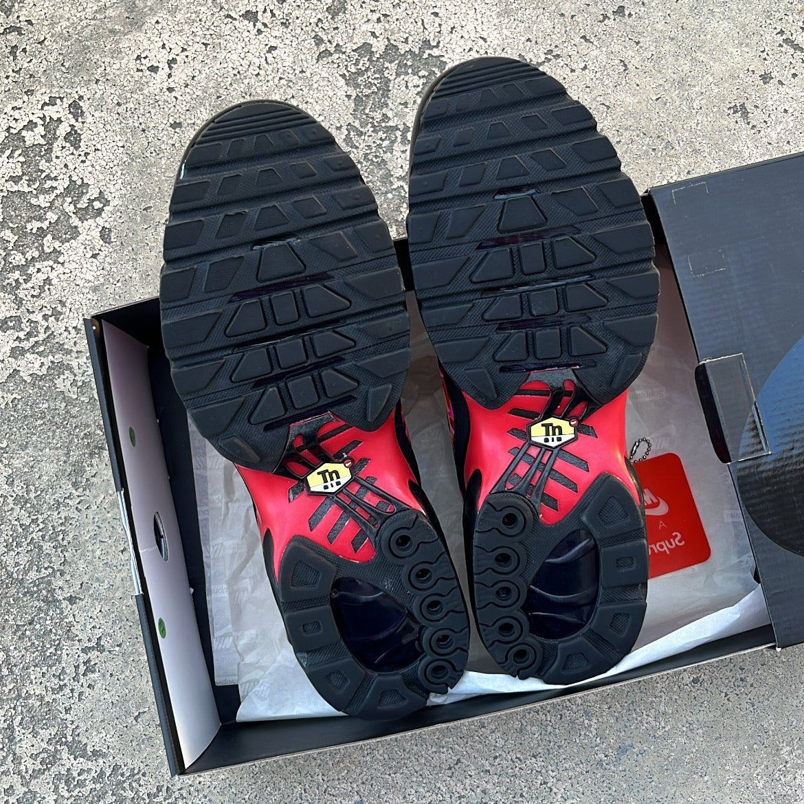 Tn Supreme Red - EU44.5 / US10.5 / UK9.5