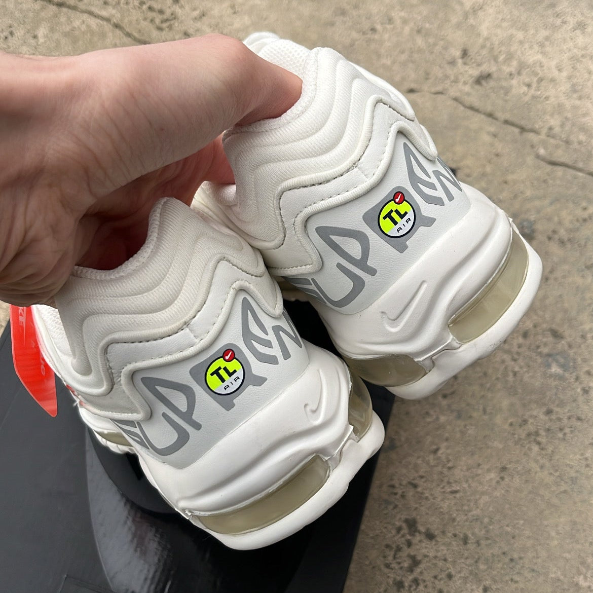 Air Max 98TL Supreme White - EU42 / US8.5 / UK7.5