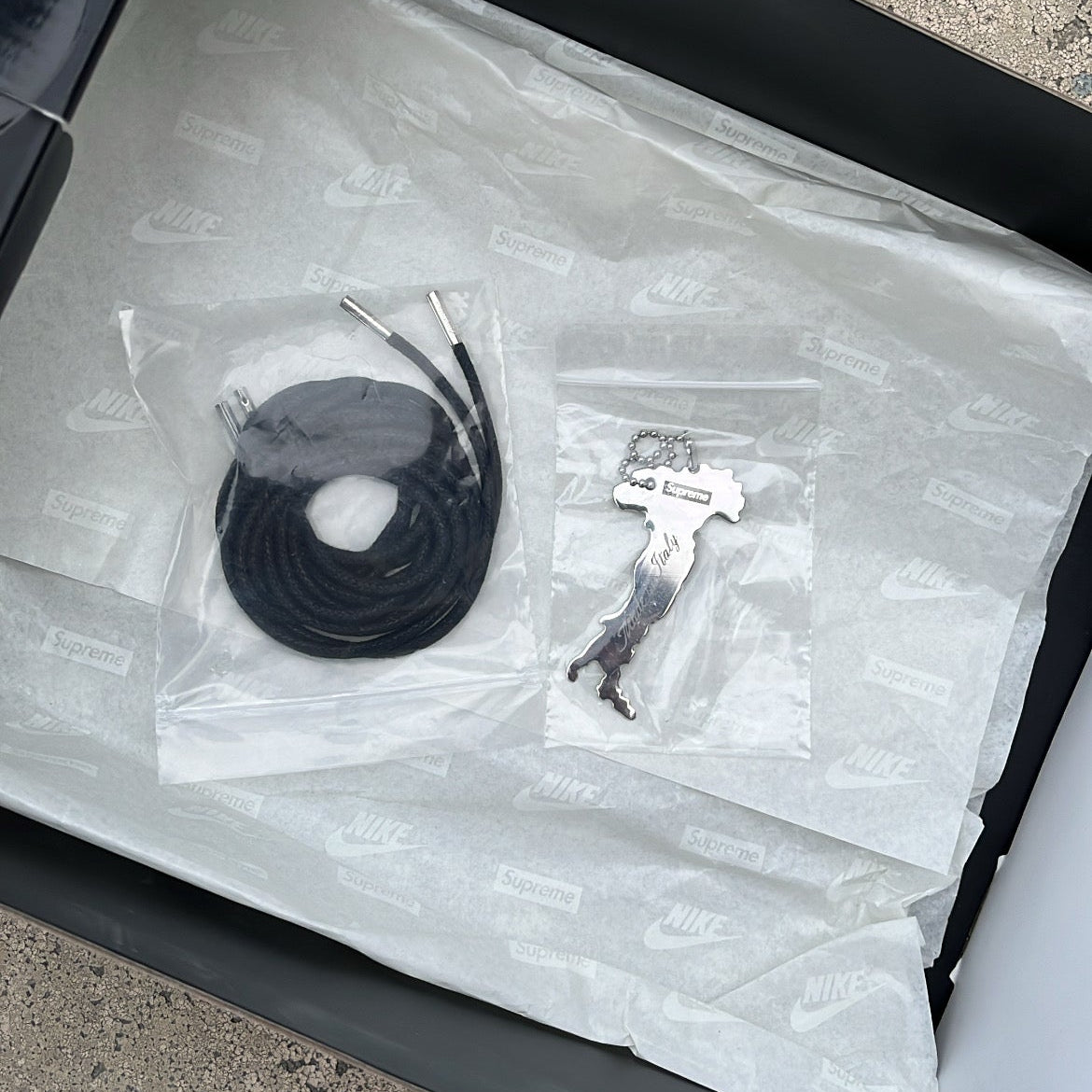 Air Max 95 Supreme Blue - EU42.5 / US9 / UK8