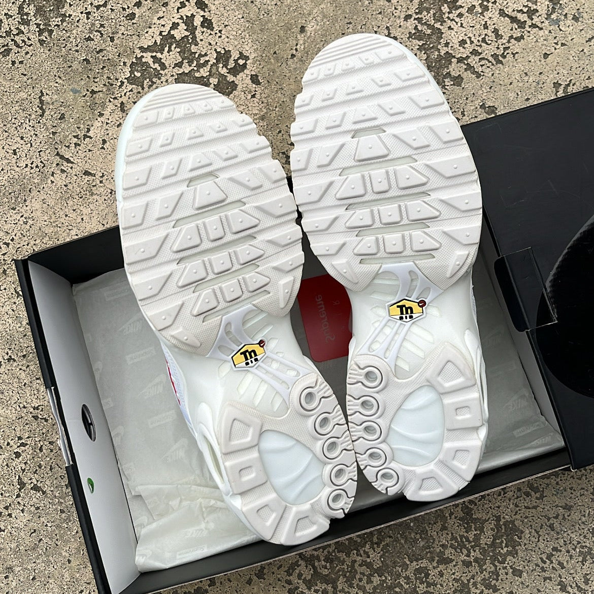 Tn Supreme White - EU44 / US10 / UK9