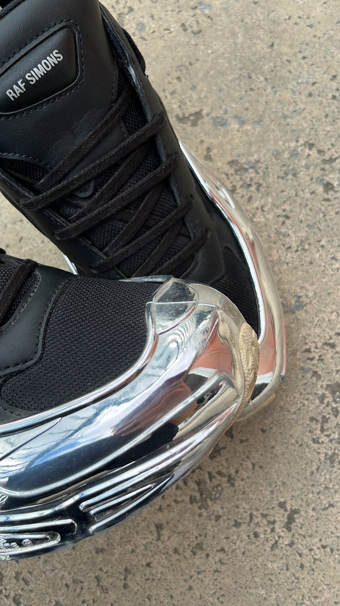Adidas Ozweego Raf Simons Black - EU42 / US8.5 / UK7.5