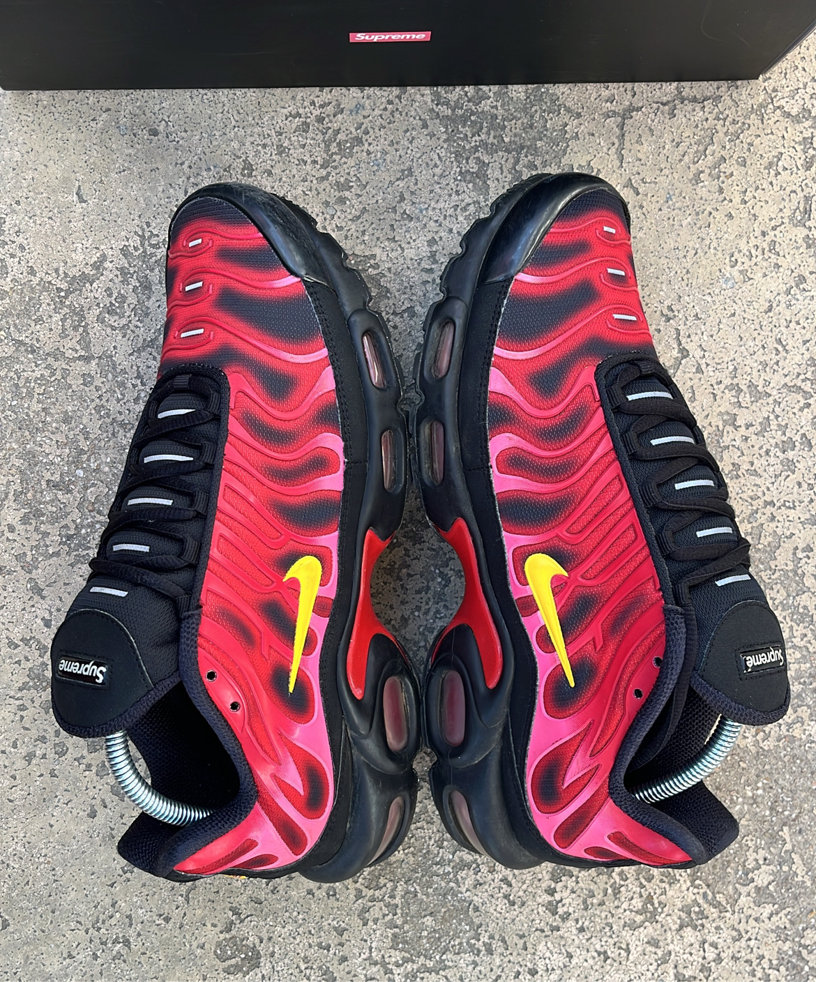 Tn Supreme Red - EU43 / US9.5 / UK8.5