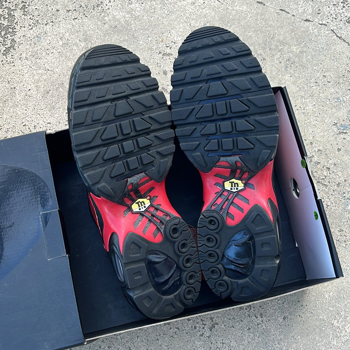 Tn Supreme Red - EU44 / US10 / UK9