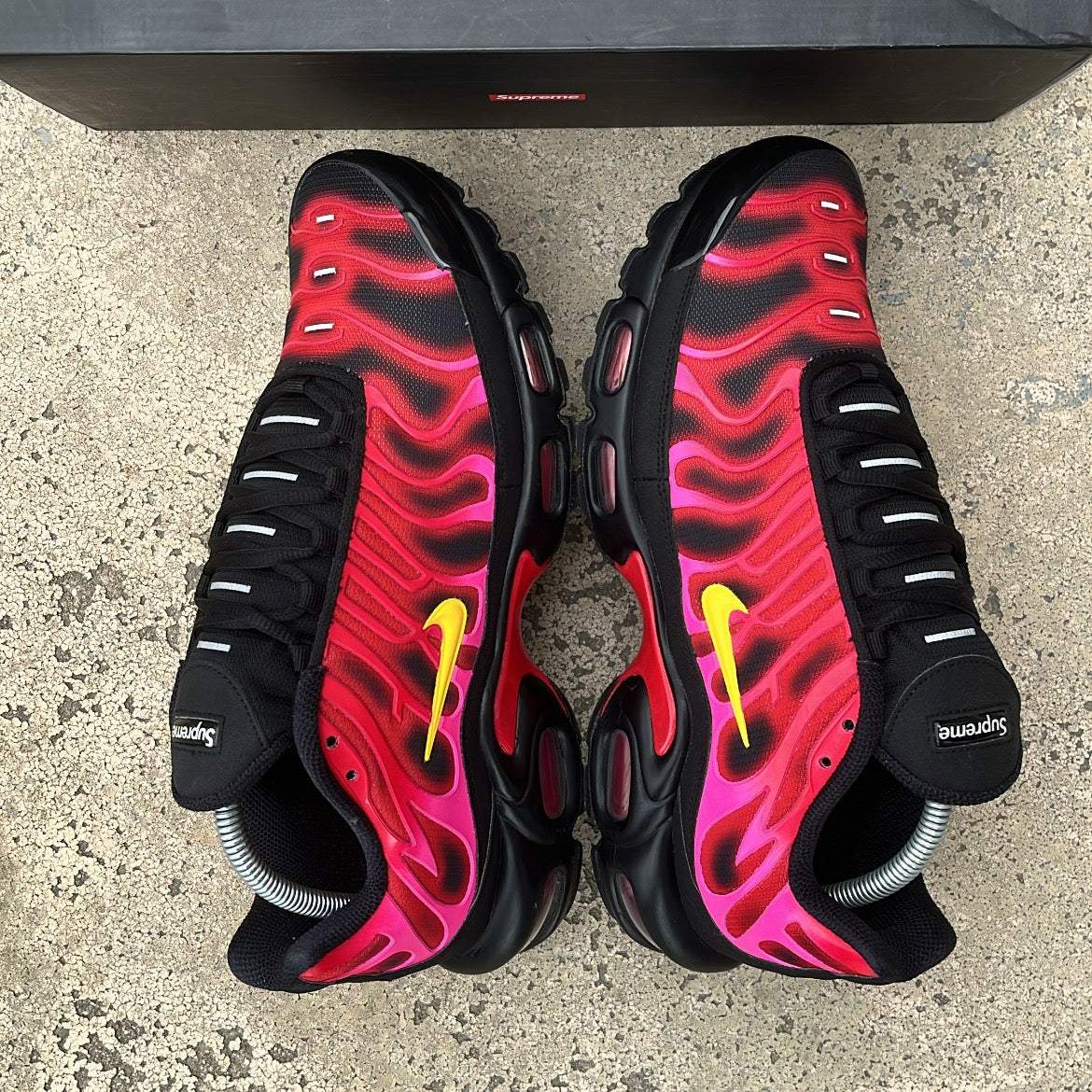 Tn Supreme Red - EU42.5 / US9 / UK8