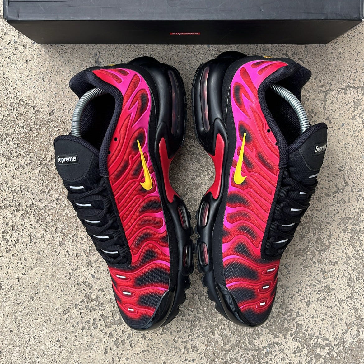 Tn Supreme Red - EU42.5 / US9 / UK8