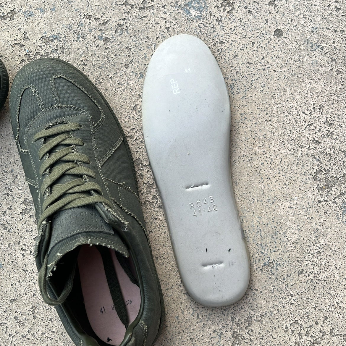 Maison Margiela GAT Distressed Canvas Green - EU41 / US8 / UK7