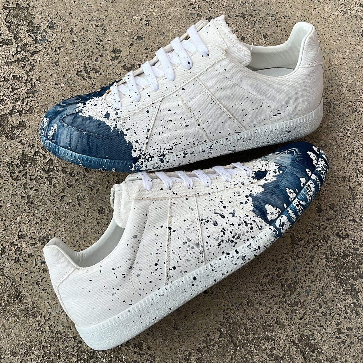 Maison Margiela GAT Paint Splatter Oil Blue - EU41 / US8 / UK7